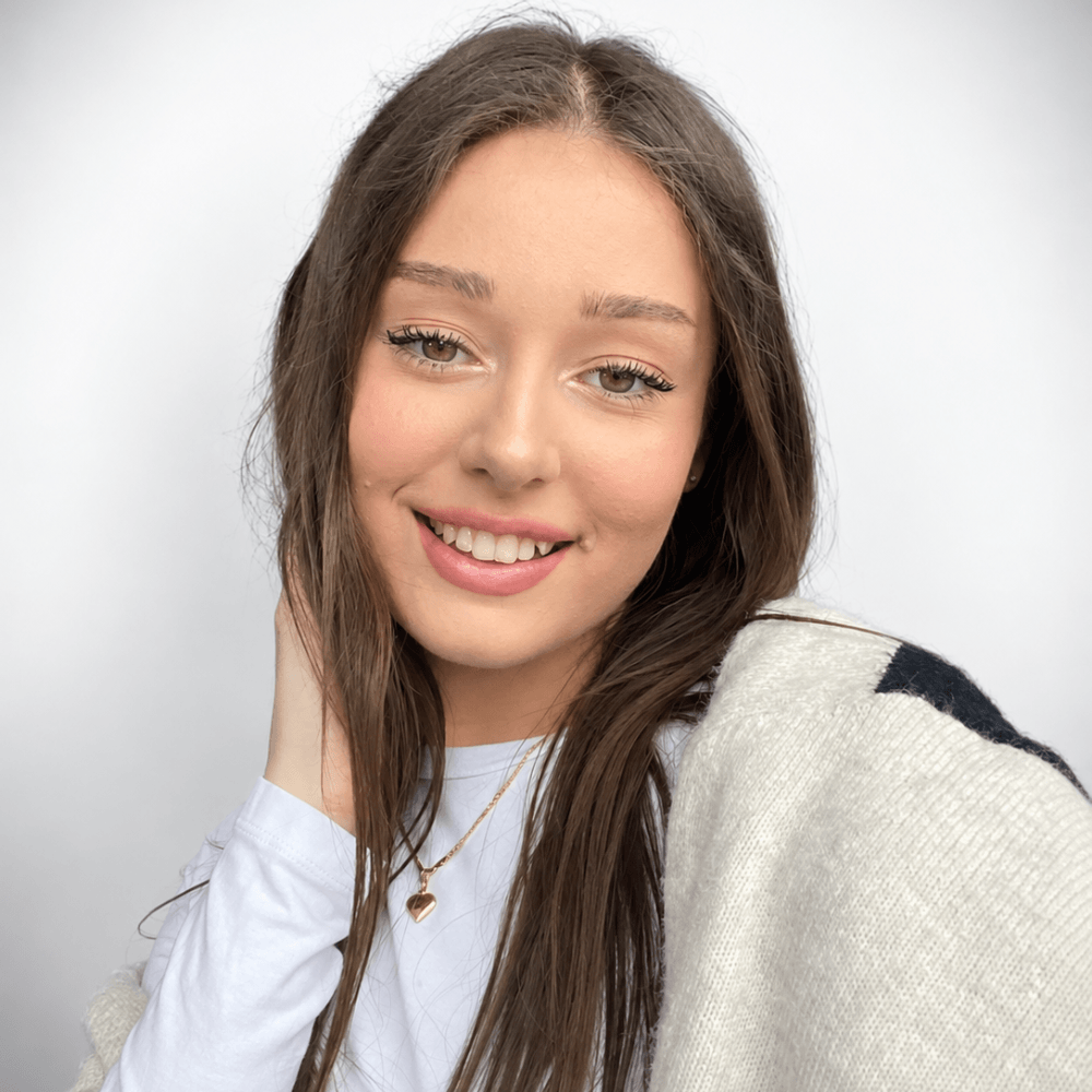Hanna – Glow Up Nails