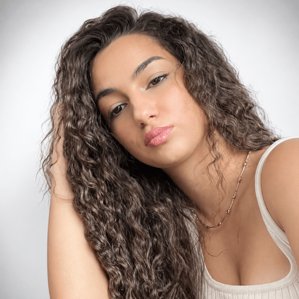 Melani – Glow Up Nails