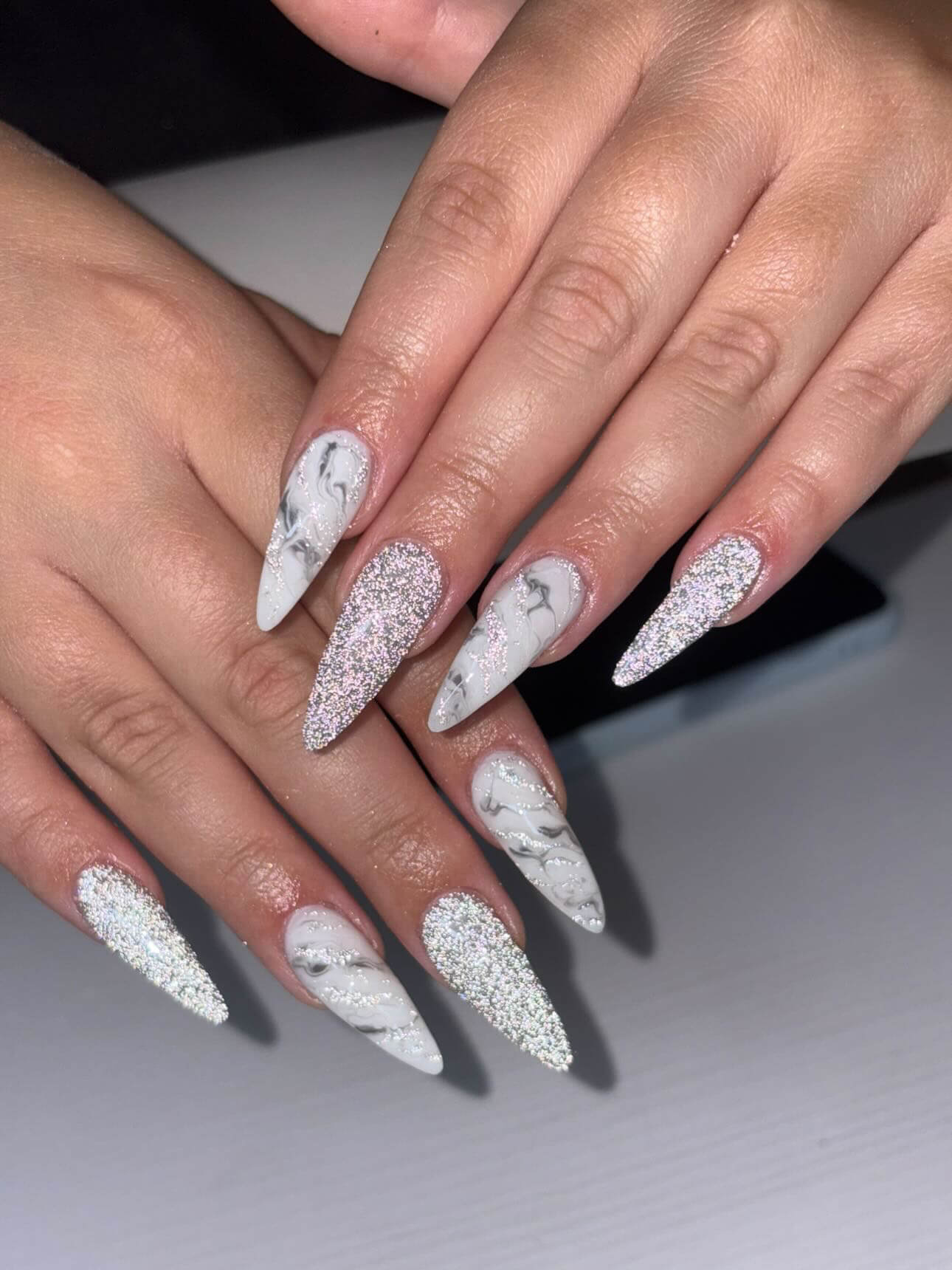 Prémium műkörömépítés és egyedi körömdíszítés a Glow Up Nails szalonban